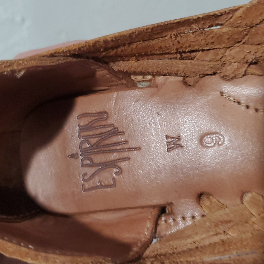 Elegant Tan Leather Loafers - Picture 11 of 11